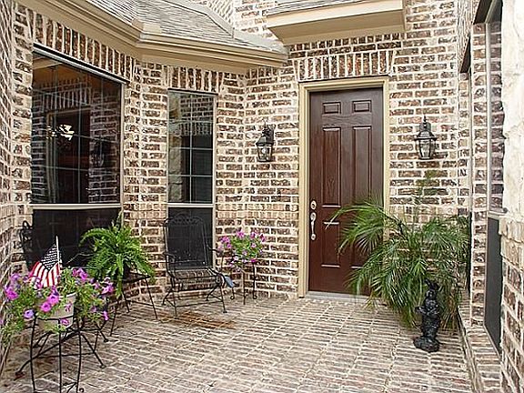 2nd image of 7516 Courtney Cir