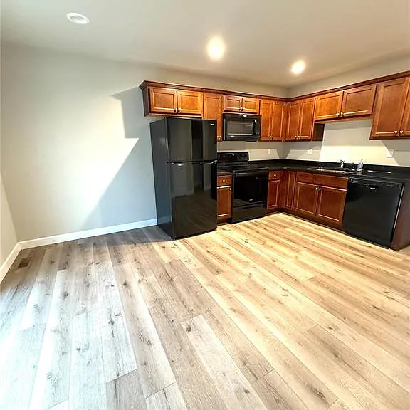 1320 McKinley St #A — Photo 5