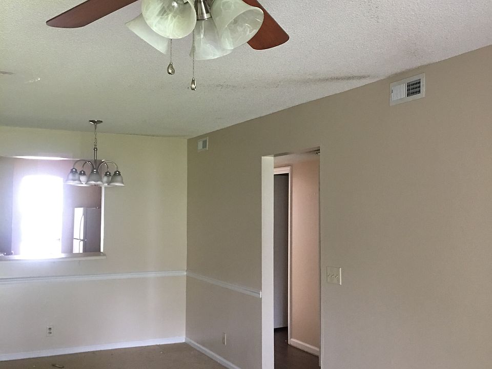 2nd image of 910 Brett Dr APT 135