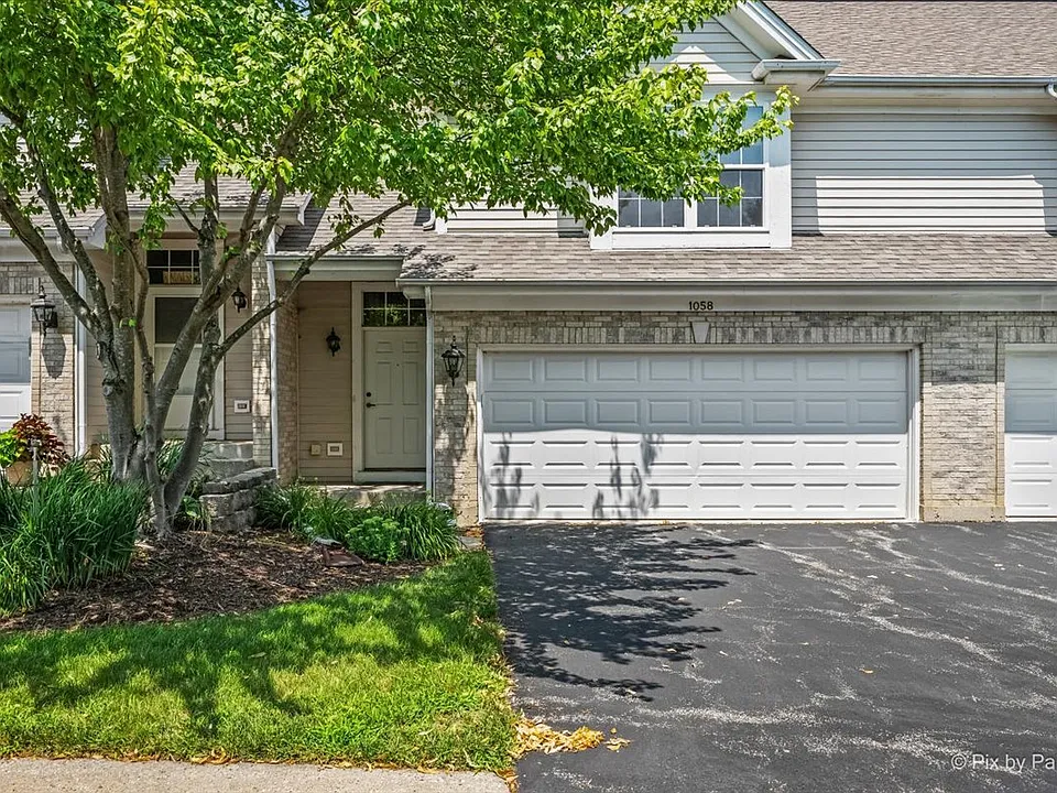 1058 E Danbury Dr