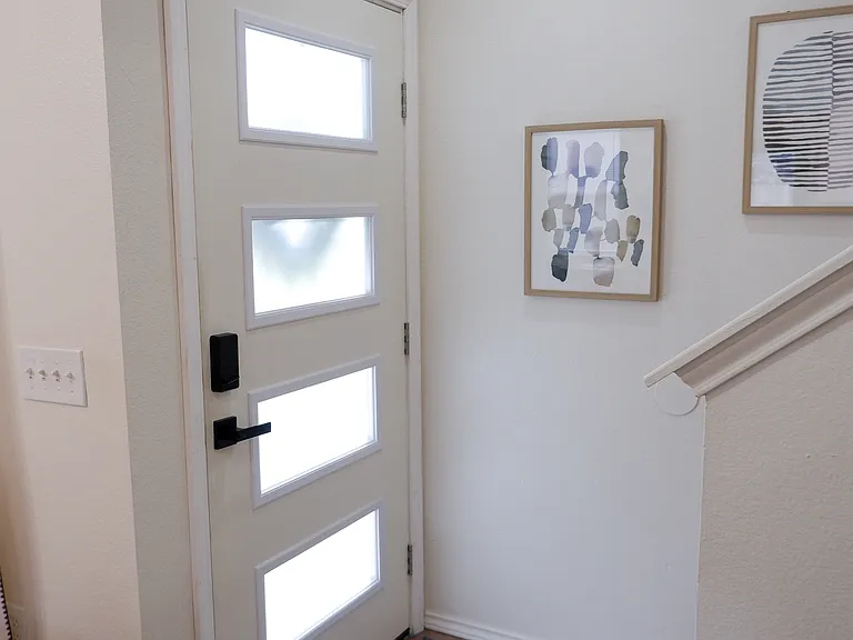 6204 Stiles Cv — Photo 2