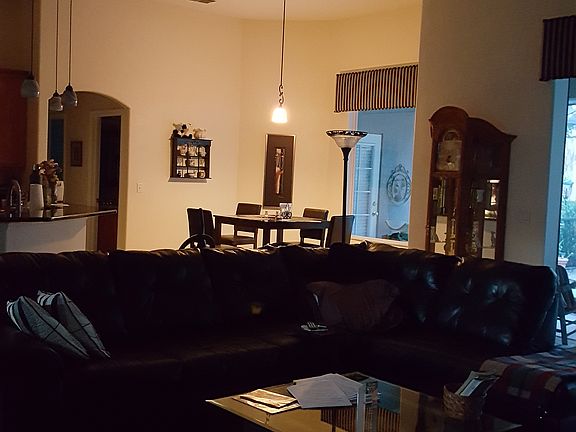 4th image of 10824 Versailles Blvd