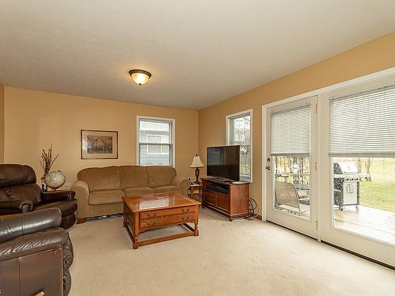 3rd image of 7012 Fox Hill Dr