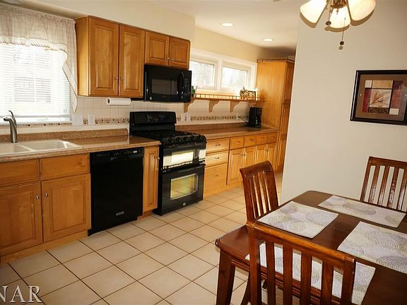 3rd image of 1912 Garling Dr