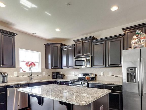 2nd image of 11365 Sandhurst Pl