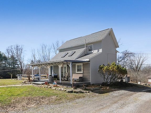 2nd image of 6686 Mahoning Ave NE