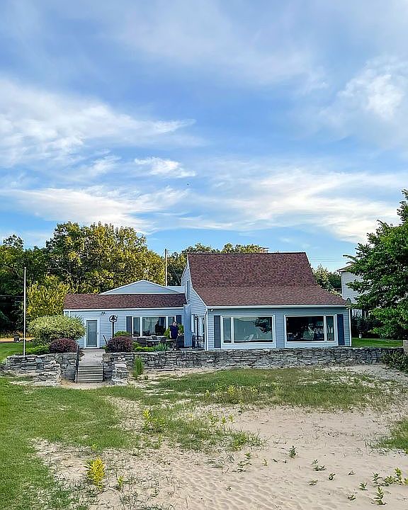 1st image of 9312 Crescent Beach Rd