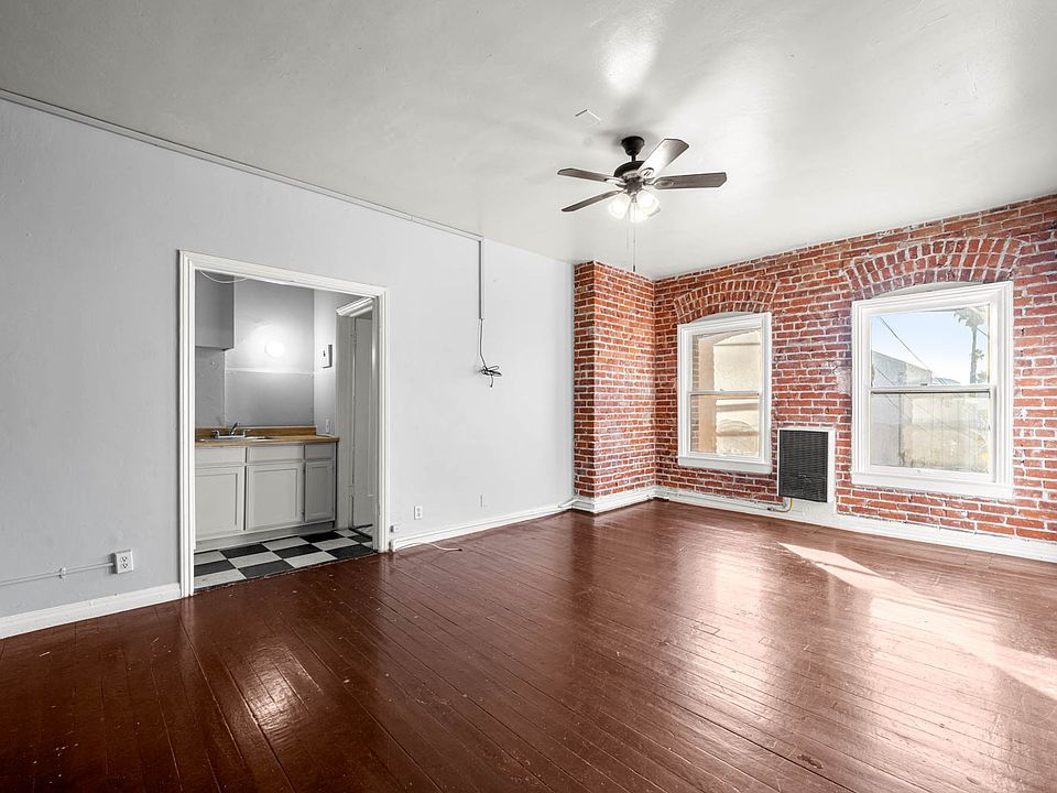 1st image of 1516 N Hobart Blvd APT 208
