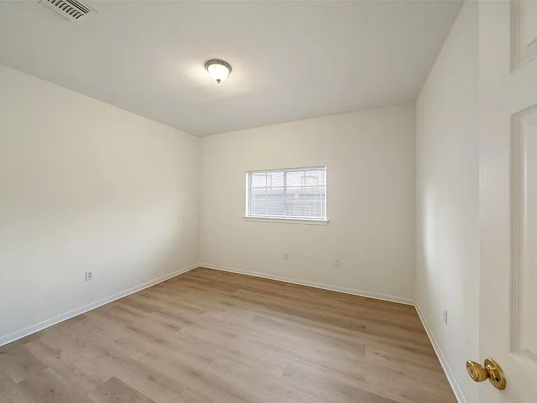 5502 Finch St #B — Photo 26