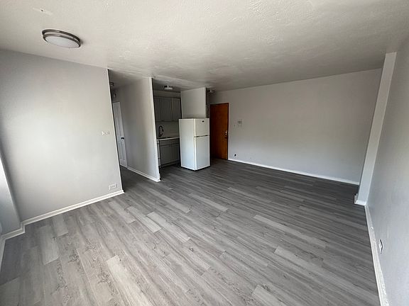 4th image of 7327 N Rogers Ave APT 502