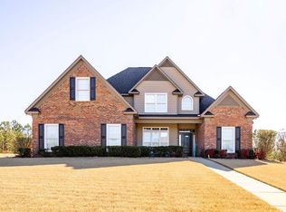 888 Sun Wood Dr, Smiths Station, AL 36877