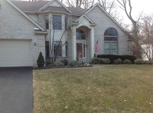 2046 Hunters Run, Holland, OH 43528