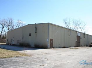 5740 Woodville Rd, Northwood, OH 43619