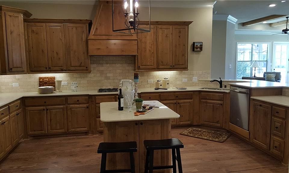 1st image of 375 Watermere Dr