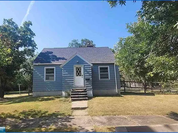 1017 5th Ave NW, Chisholm, MN 55719