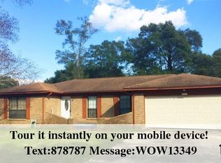 8807 Primrose Ln, Clive, IA 50325