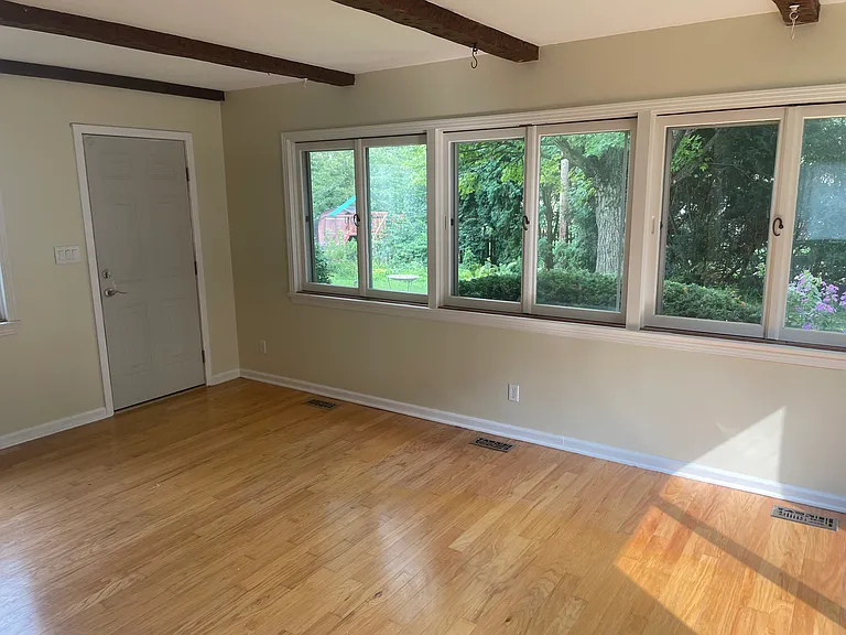 464 Avon Way — Photo 8
