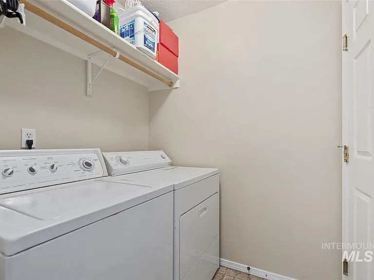 1622 W Meffan Ave — Photo 17