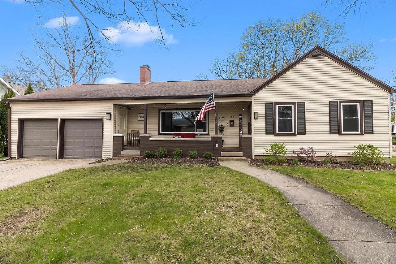 165 North Esterly AVENUE photo 1