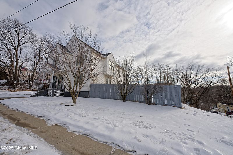 3rd image of 800 3rd Street