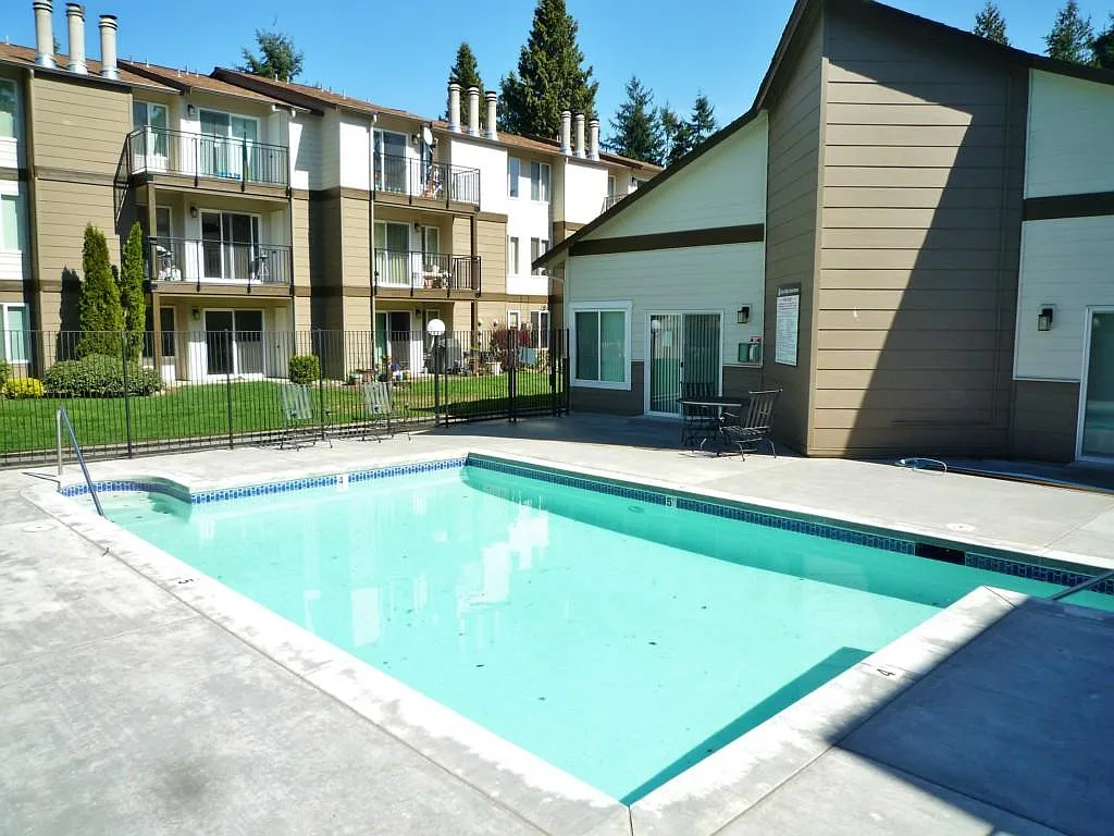 3 bed, 1108 sqft, $2,500 — Photo 3