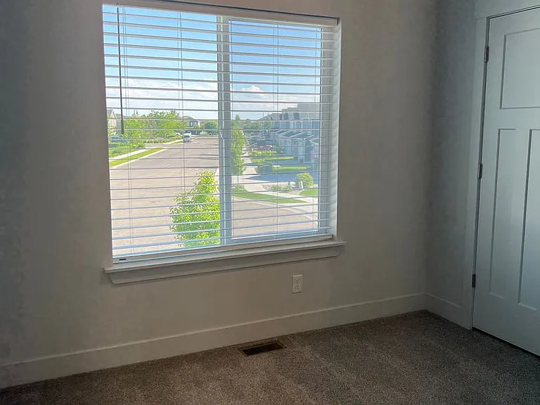 835 S 2380 W — Photo 44
