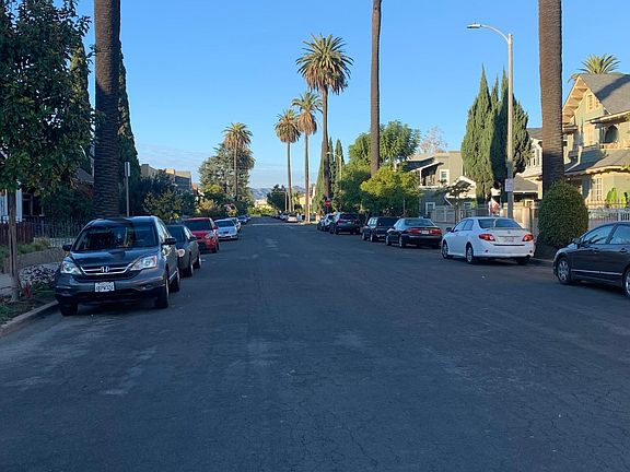 Front street view of Cimarron Street