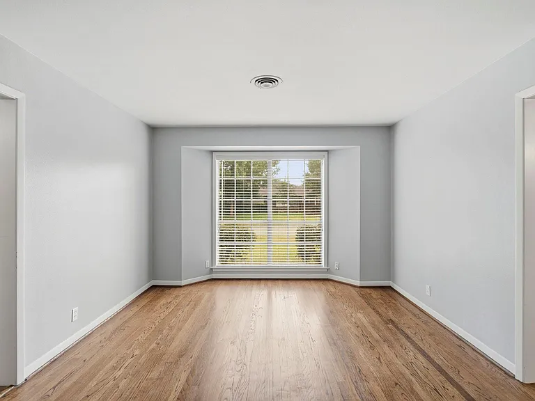 4614 Hummingbird St — Photo 8