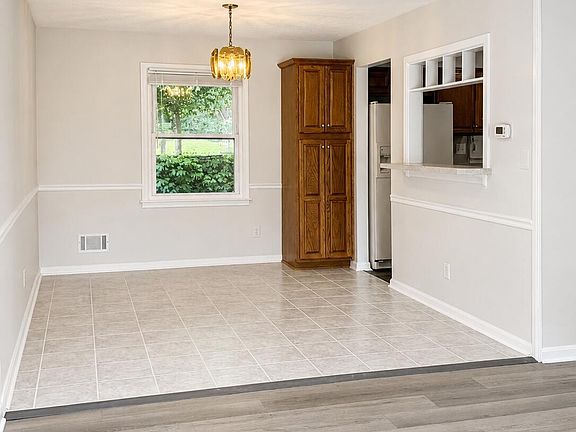 5th image of 5109 Volney Ct