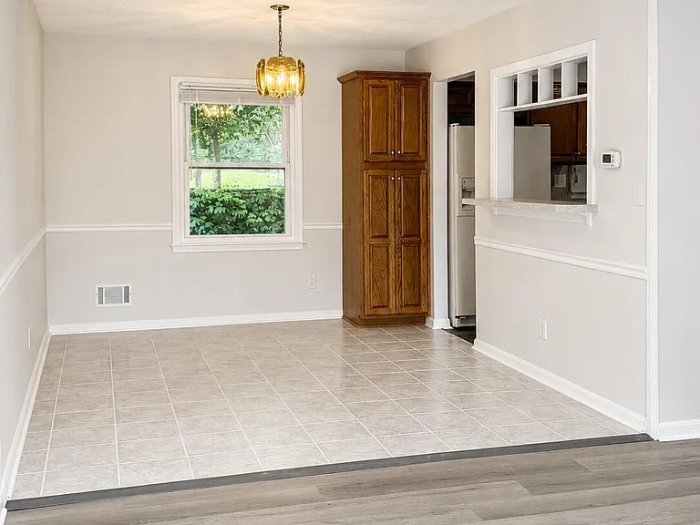 5109 Volney Ct — Photo 5