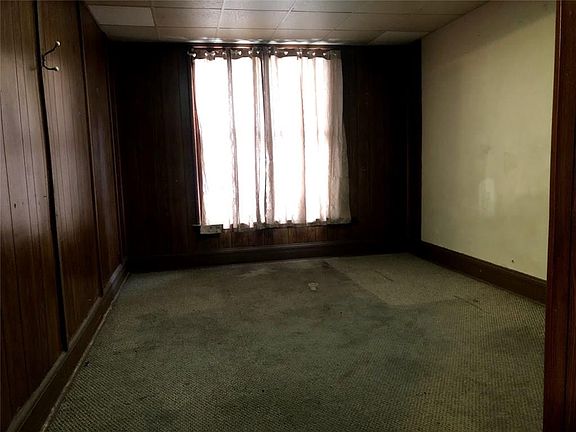 4th image of 621 E 6th St