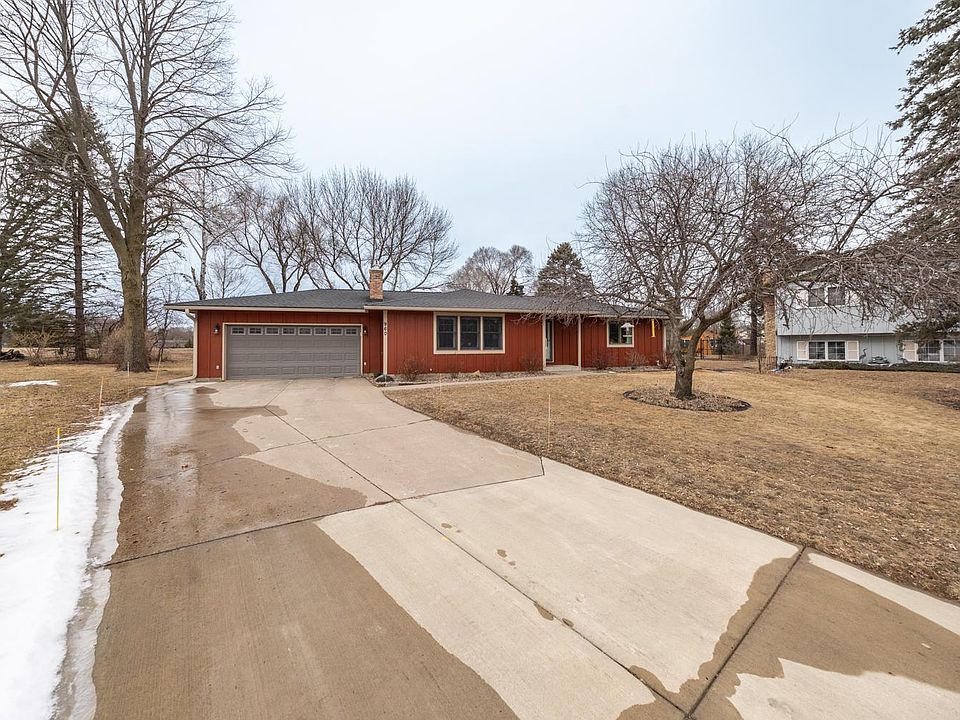 1st image of 960 Manor Ct