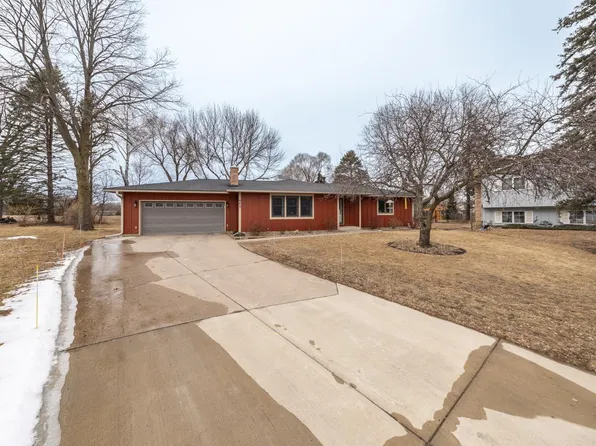 960 Manor Ct, Hastings, MN 55033