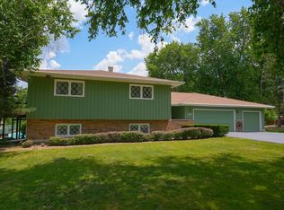 10S125 Springbrook Dr, Naperville, IL 60565