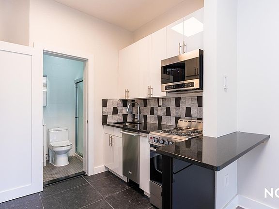 4th image of 838 Flatbush Ave #4D