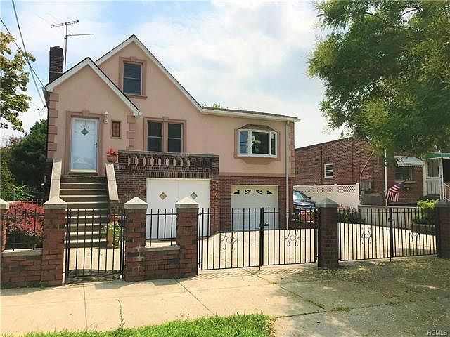 1st image of 2558 Laconia Ave