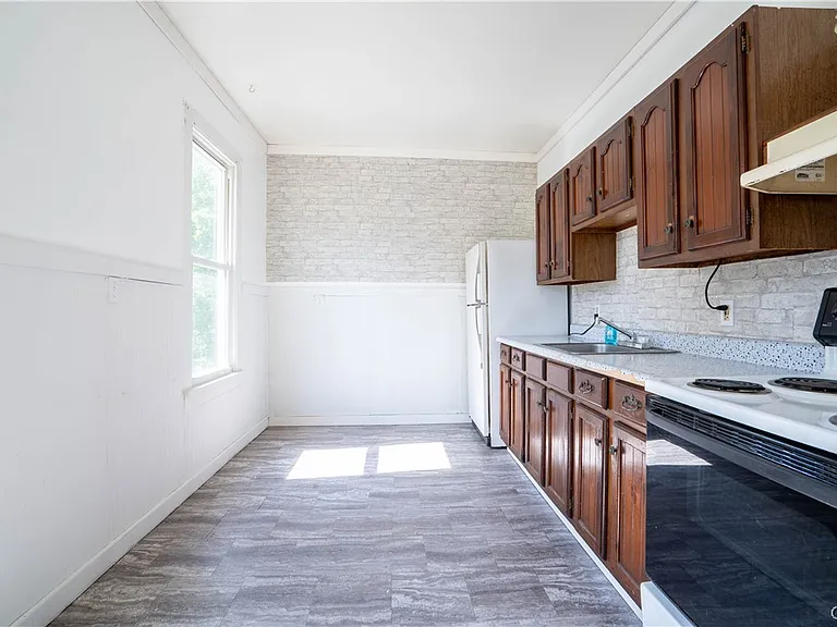 43 W State St #1 — Photo 12