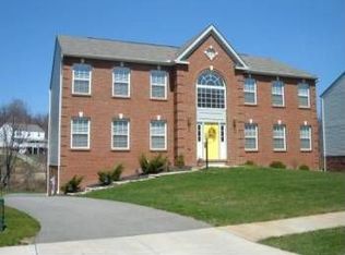 309 Diamond Dr, Coraopolis, PA 15108