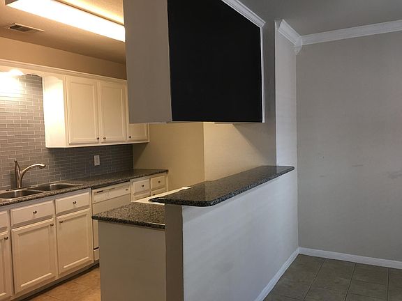 4th image of 1610 Bagby Ave