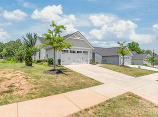 4105 Jones Creek Ln, Charlotte, NC 28215