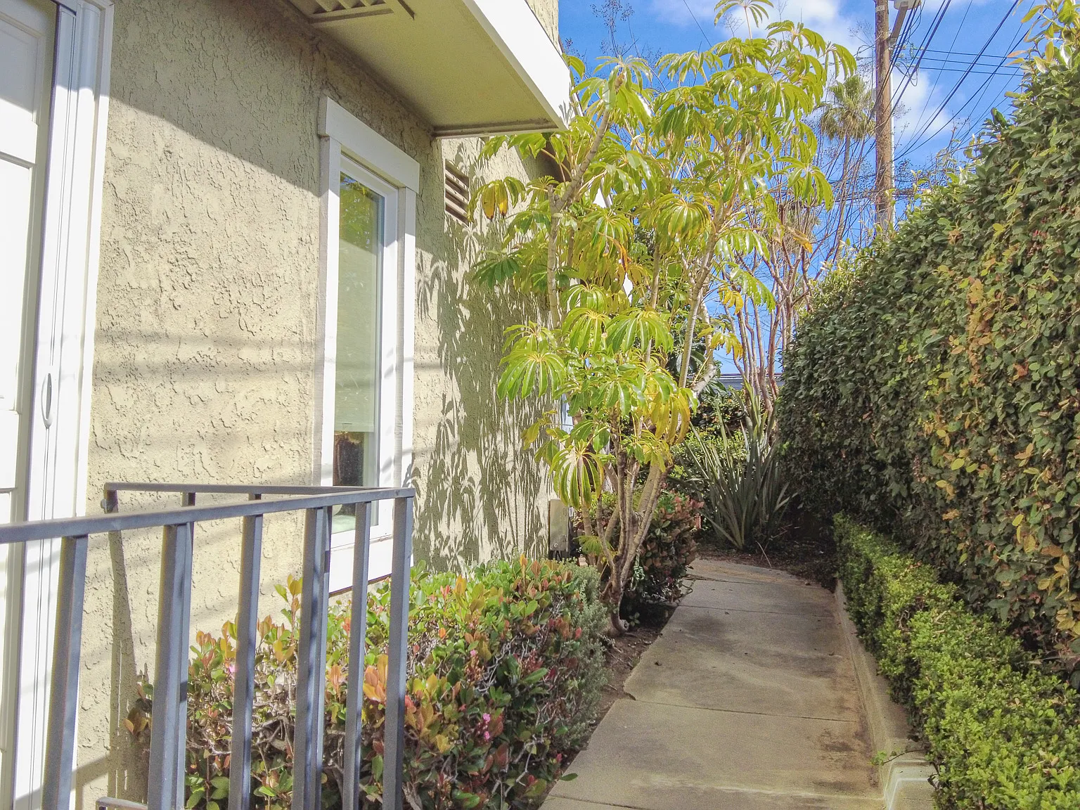 322 Ogle St — Photo 2