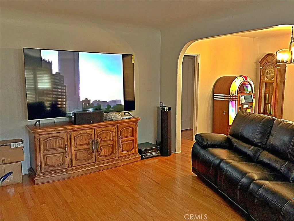 3 bed, 1628 sqft, $4,500 — Photo 4