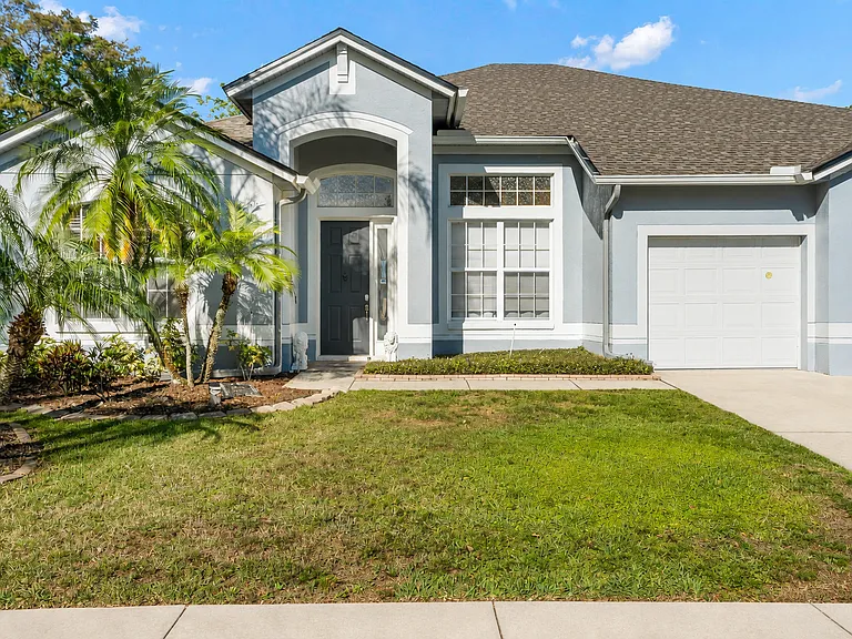 2810 University Acres Dr — Photo 3