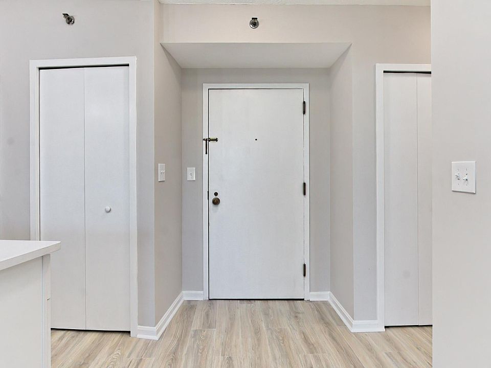 1st image of 1805 Crystal Dr Floor 6