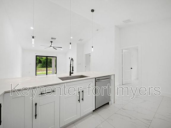 5th image of 668 Chemstrand St E