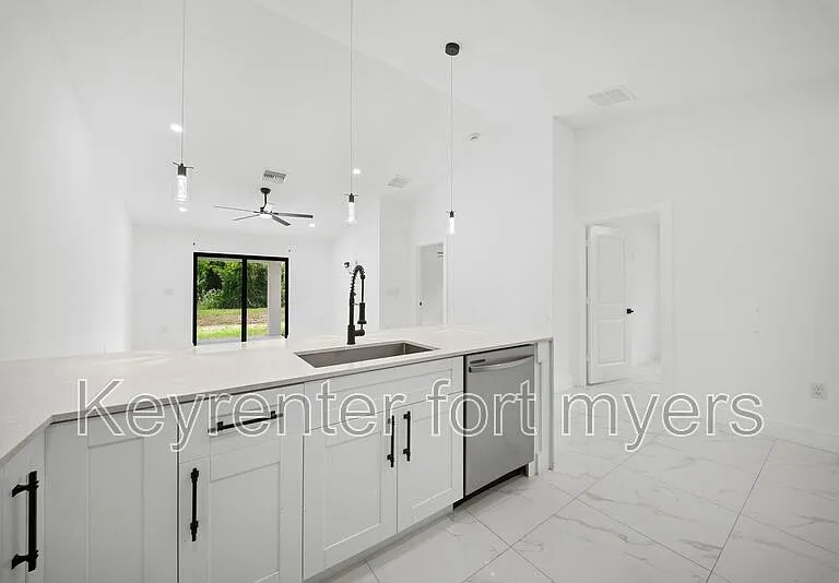 668 Chemstrand St E — Photo 5