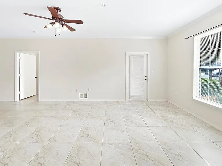 10205 Courtney Palms Blvd #101 — Photo 11