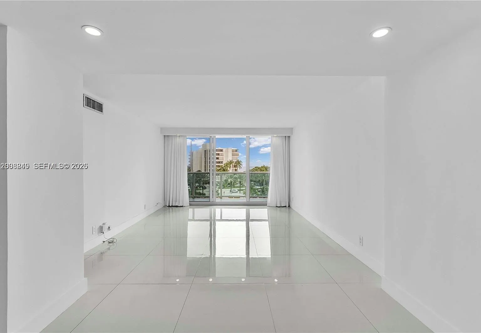 2 bed, 1357 sqft, $3,600 — Photo 4