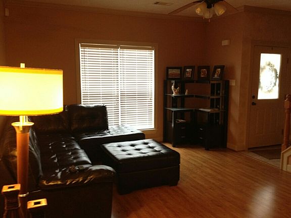 4th image of 506 Carrington Ave