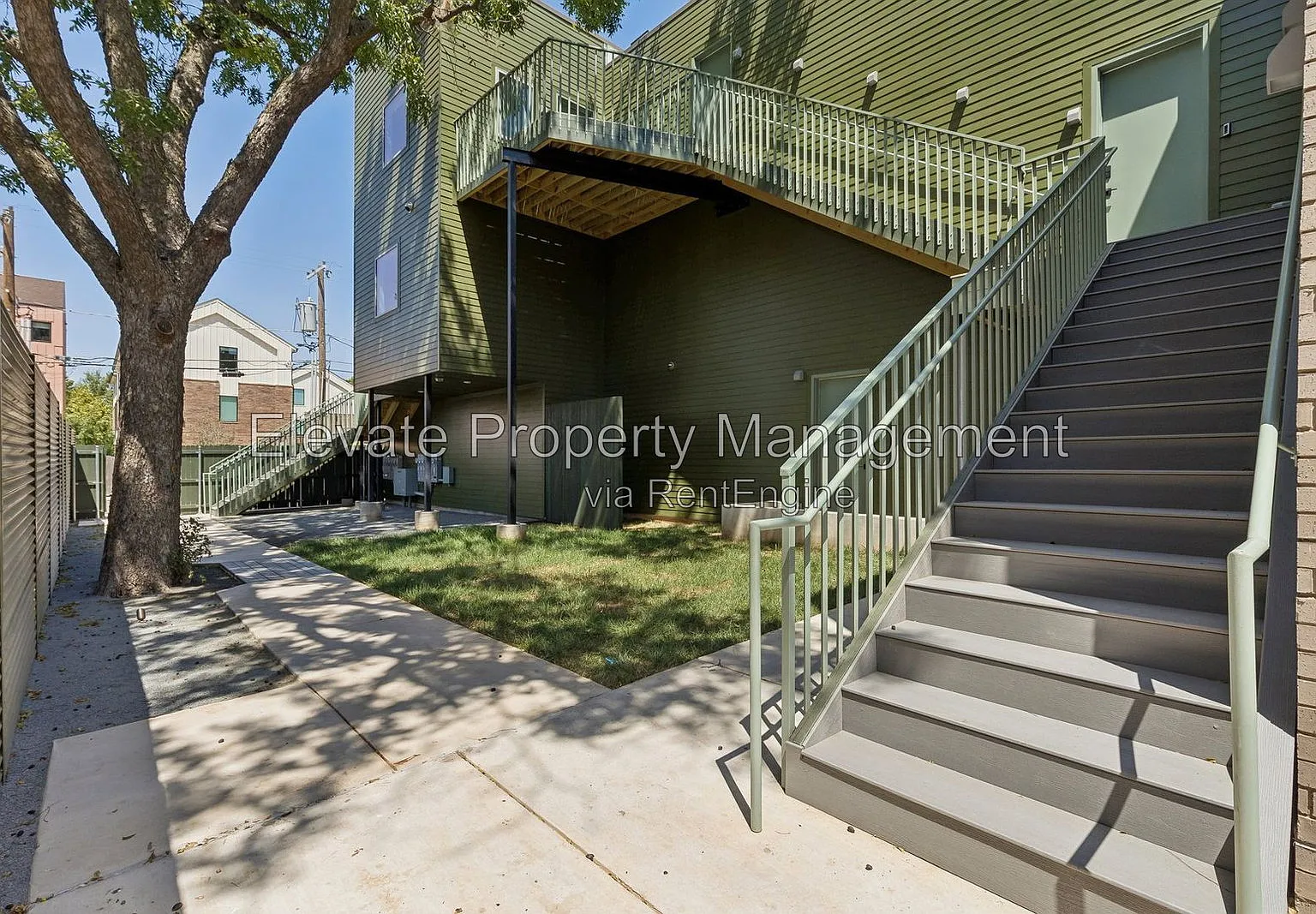 1 bed, 1.0 bath, 633 sqft, $1,425 — Photo 2